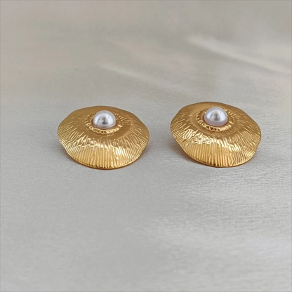 Elara gold-toned textured stud earrings with pearl centre