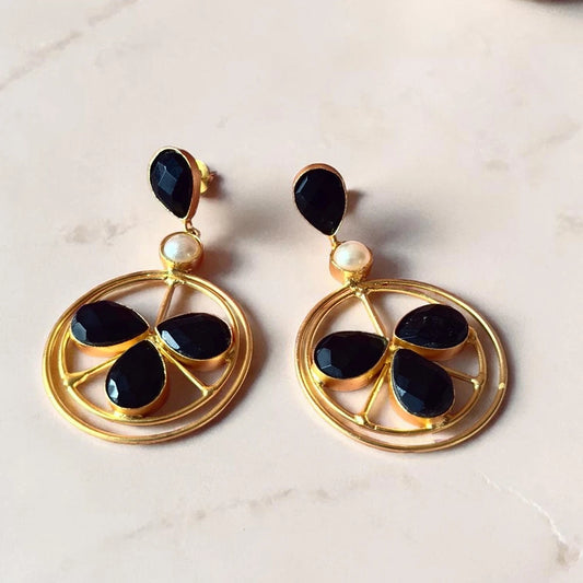 Black Golden dangler with pearl zoom pic