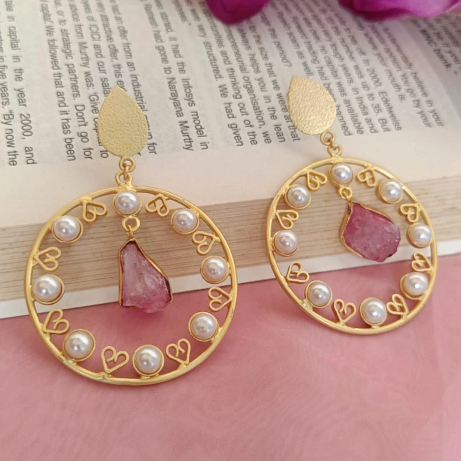 Pearl kissed pink hoop statement earrings – Meeturstyle