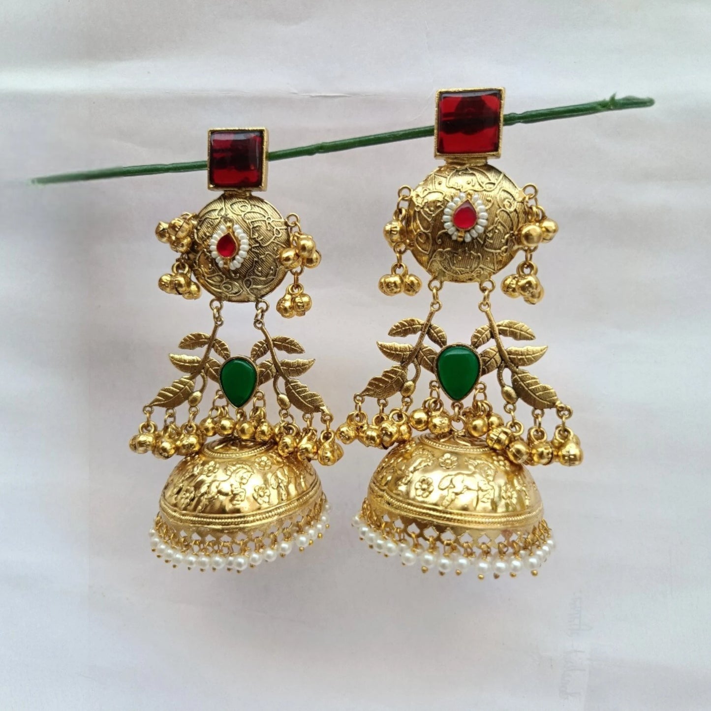 Traditional gold ruhi jhumka with pearls – Meeturstyle