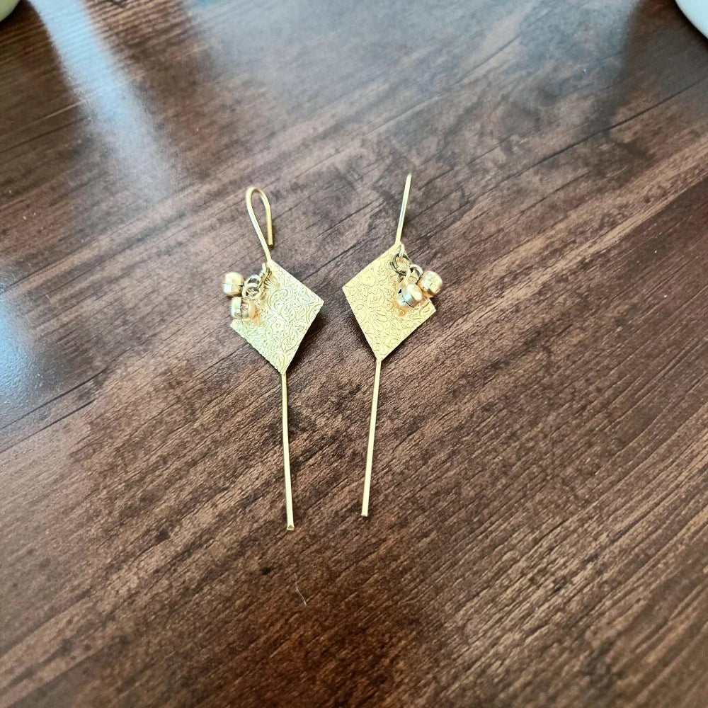 Reva gold-toned geometric earcuff with Gunghroo