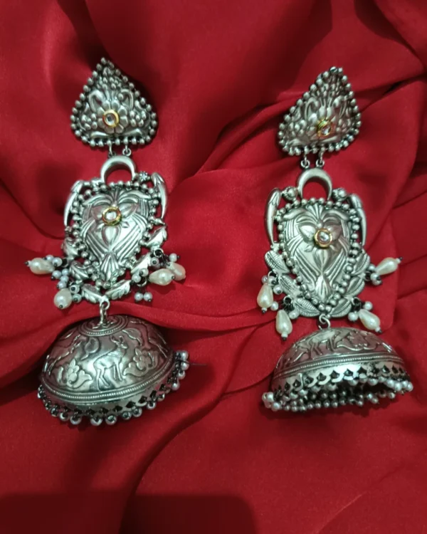 devika jhumka