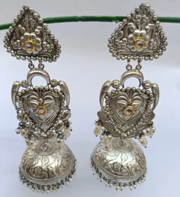 devika jhumka