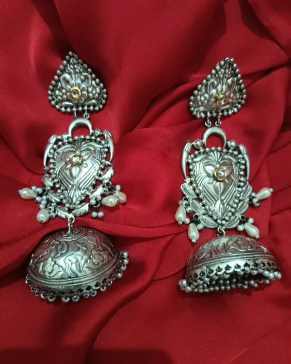 devika jhumka